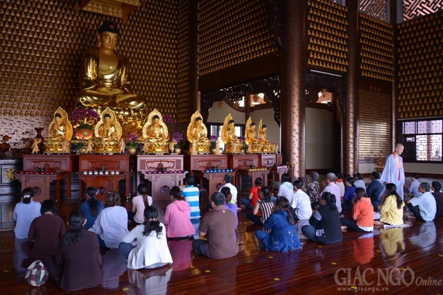 Ram thang Gieng (11).JPG