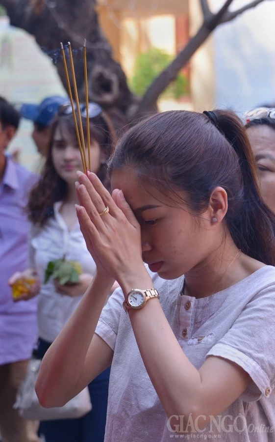 Ram thang Gieng (2).JPG