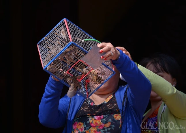 Ram thang Gieng (3).JPG