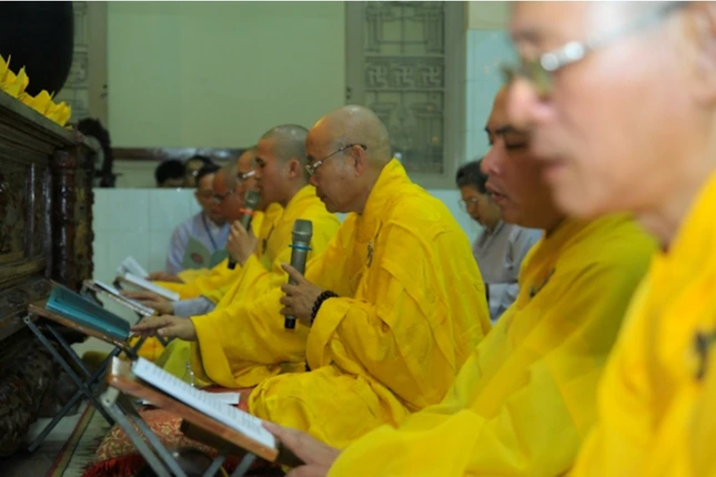 TP.HCM: Chùa Từ Tân rước đèn Dược Sư cầu an ảnh 3 IMG_5274.jpg