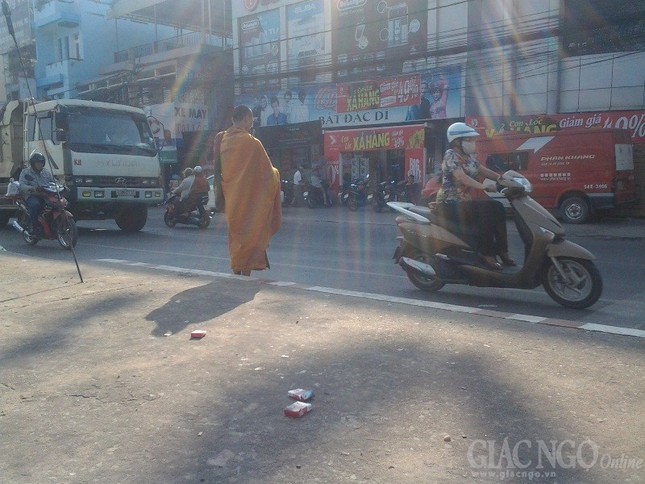 “Sư giả” vẫn lang thang trên đường phố Biên Hòa ảnh 4 1 truongtri4.jpg
