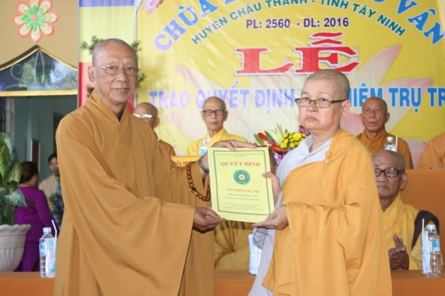 Tây Ninh: Bổ nhiệm trụ trì chùa Linh Sơn Từ Vân ảnh 1 a tninh 1.jpg