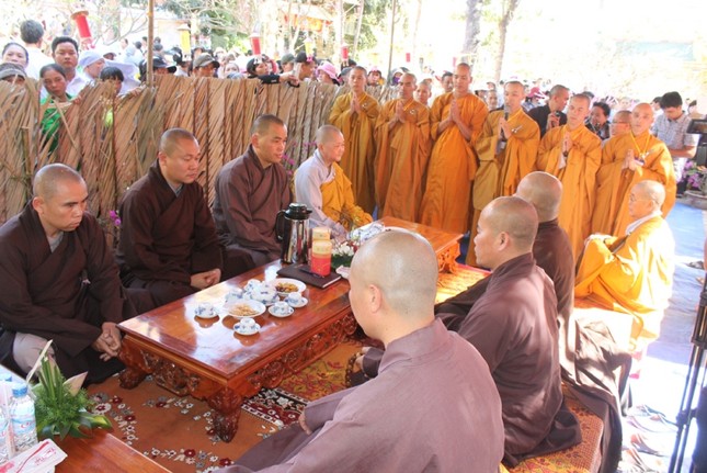 khai mac tra thien.JPG