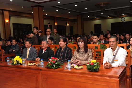 Giao lưu "Phật giáo đối với nữ Phật tử" nhân 8-3 ảnh 3 giaoluu 4.jpg