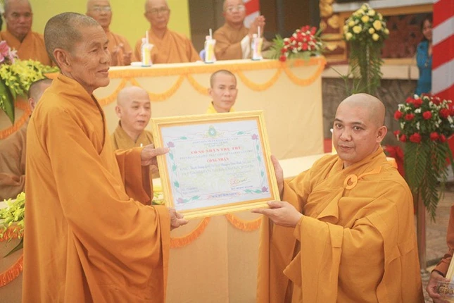 Bổ nhiệm trụ trì và động thổ xây tịnh thất Liên Trì ảnh 1 a ctho 1.jpg