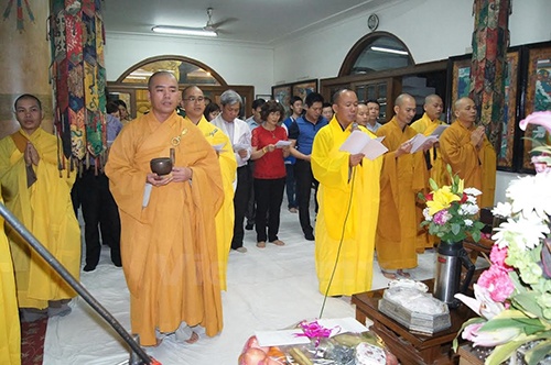 Quang cảnh lễ cầu siêu tại Trung tâm Phật giáo thế giới ở thủ đô New Delhi. Ảnh: Vietnam+