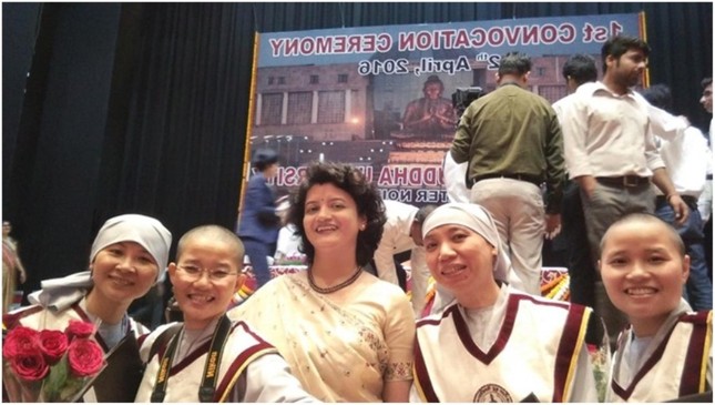 Ấn Độ: Tăng Ni du học sinh VN tốt nghiệp ảnh 1 a.jpg