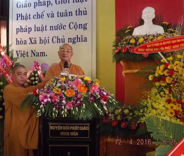 a22 (HT.Thich Ngo Tanh pb khai mac).jpg