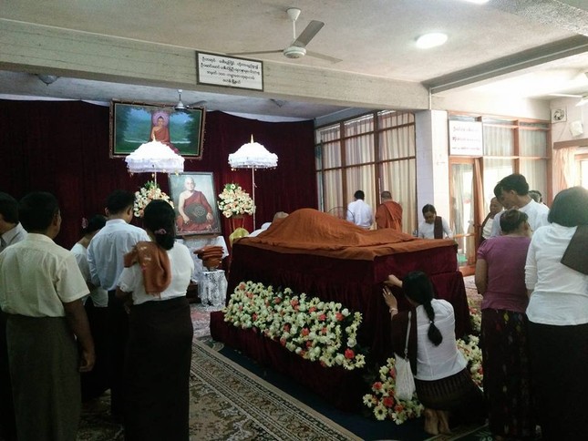 Thỉnh nhục thân HT.Sayadaw U Pandita về Myanmar ảnh 1 nhucthan.jpg