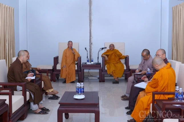 Khao sat va Hop tai HVPG LMX- ngay 23-4 (10).JPG