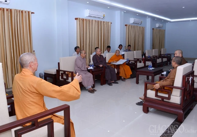 Khao sat va Hop tai HVPG LMX- ngay 23-4 (11).JPG