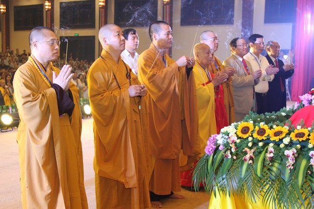 Ninh Bình: An vị tôn tượng Phật ngọc hòa bình thế giới ảnh 5 baidinh 5.jpg