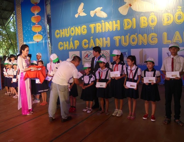 chapcanh 1.jpg