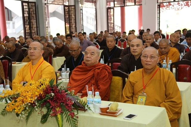 Ban TT-TT T.Ư trao chứng chỉ bồi dưỡng cho học viên ảnh 6 a tttt 6.jpg