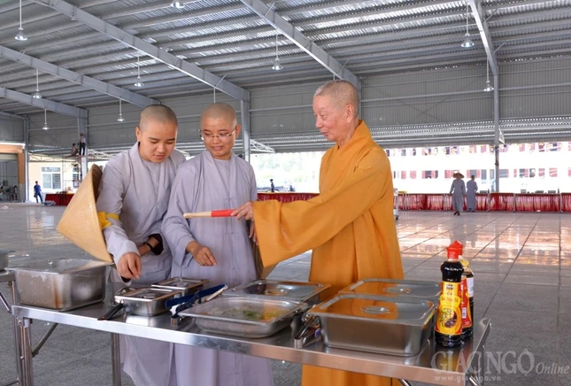 Khai kinh - Sam hoi - Hop (27).JPG