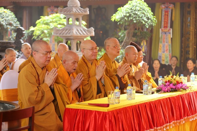 Hà Nội: Tưởng niệm cố Trưởng lão HT.Kim Cương Tử ảnh 2 camvan 2.jpg