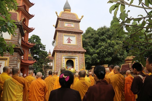 Hà Nội: Tưởng niệm cố Trưởng lão HT.Kim Cương Tử ảnh 1 camvan 3.jpg