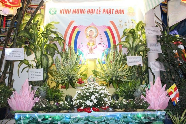 Rộn ràng lễ đài Phật đản tư gia ở hẻm nhỏ Sài Gòn ảnh 4 5pd.jpg