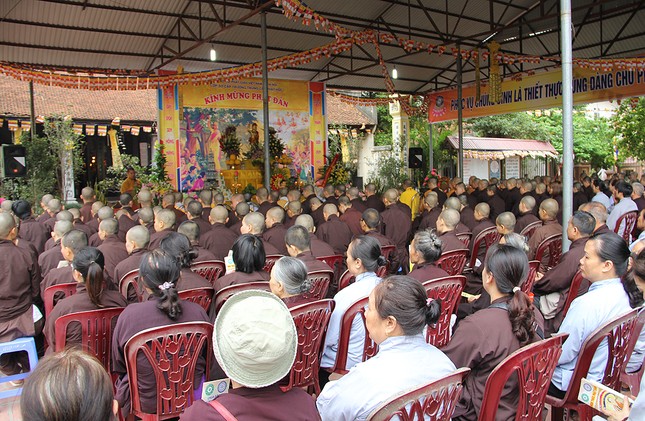 Hà Nội: Trường TCPH tổ chức lễ Phật đản ảnh 1 a hnoi 2.jpg