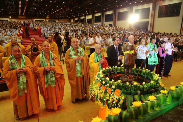 Ninh Bình: Đại lễ Phật đản & bế mạc triển lãm Phật ngọc ảnh 6 a nb 6.jpg