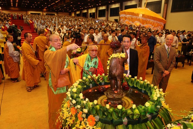 Ninh Bình: Đại lễ Phật đản & bế mạc triển lãm Phật ngọc ảnh 8 a nb 7.jpg