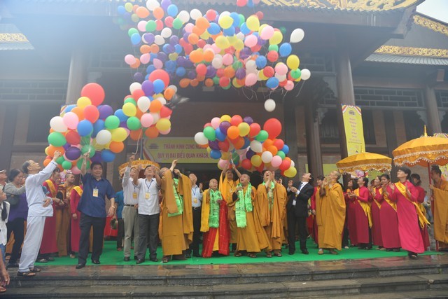 Ninh Bình: Đại lễ Phật đản & bế mạc triển lãm Phật ngọc ảnh 9 a nb 9.jpg