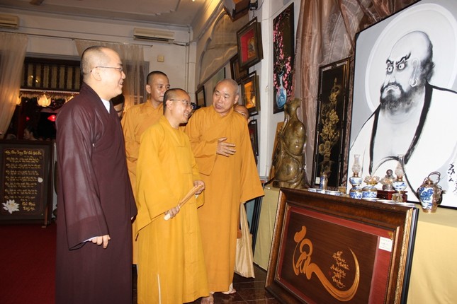 Khai mạc triển lãm “Mùa hoa sen nở” tại Phổ Quang ảnh 3 4tl.jpg