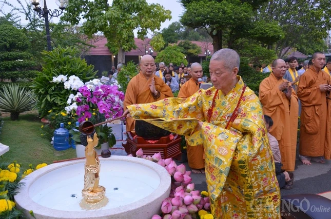 Le tam Phat - chua Hue Nghiem (7).JPG