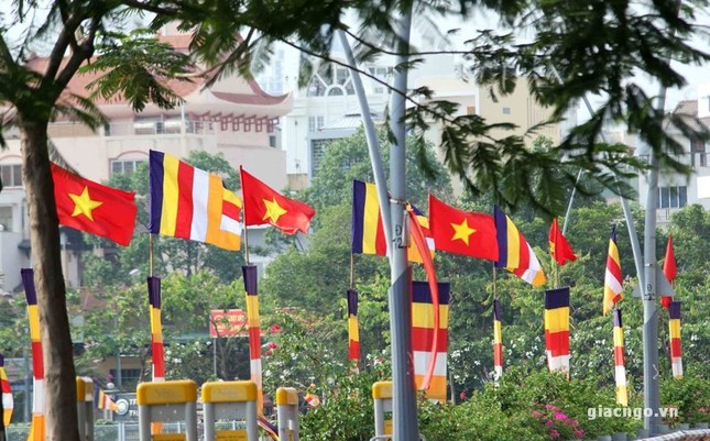 KHONG KHI pd (1).JPG