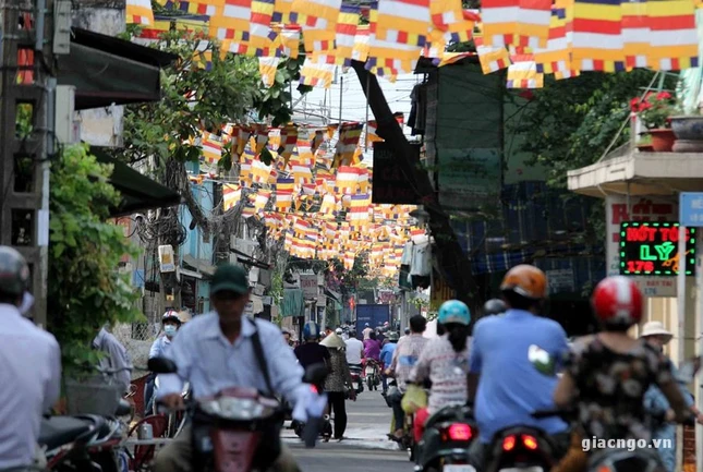 KHONG KHI pd (26).JPG