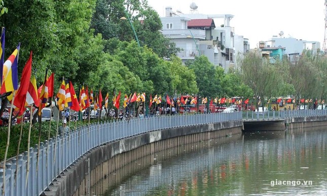 KHONG KHI pd (27).JPG