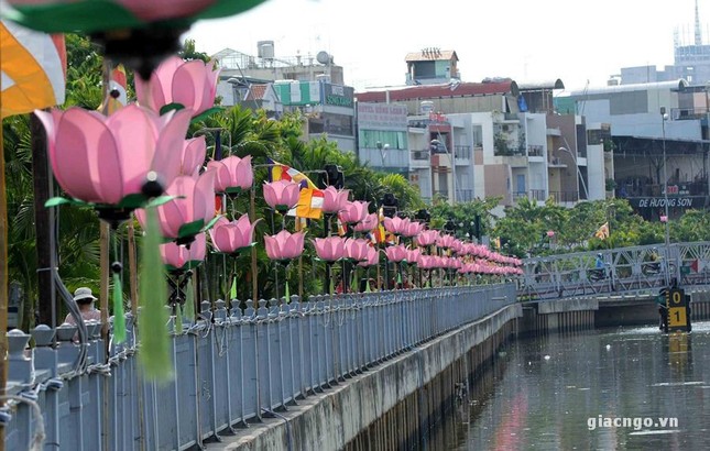 KHONG KHI pd (8).JPG