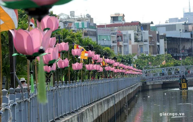 KHONG KHI pd (8).JPG