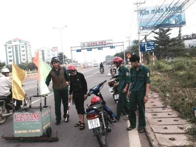 Câu chuyện về một “hiệp sĩ”… hút đinh ảnh 1 H.jpg