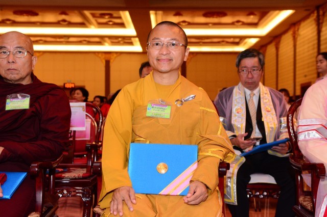 TT.Thích Nhật Từ nhận bằng tiến sĩ danh dự ảnh 1 TND_9232_545187064.jpg