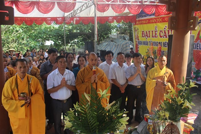 Cầu siêu nạn nhân bị bom Pháp giết hại năm 1950 ảnh 2 causieu 2.jpg