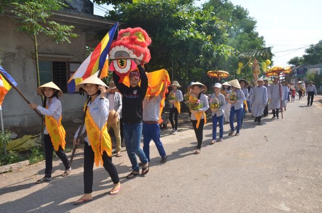 Làng quê nghèo tỉnh Quảng Trị hoan hỷ rước Phật ảnh 3 qtri 6.jpg