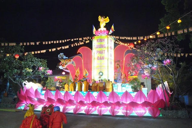 Khánh Hòa: PG Cam Ranh rước Phật bằng kiệu hoa ảnh 3 camranh 3.jpg
