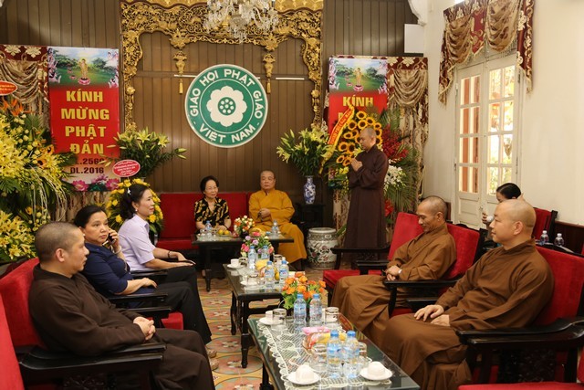 Bà Nguyễn Thị Doan chúc mừng Phật đản PL.2560 ảnh 1 PCT nuoc 1.jpg