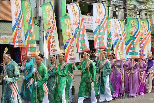 Phật đản, sen xanh & ý hướng bảo vệ môi trường ảnh 2 sen xanh 2.jpg