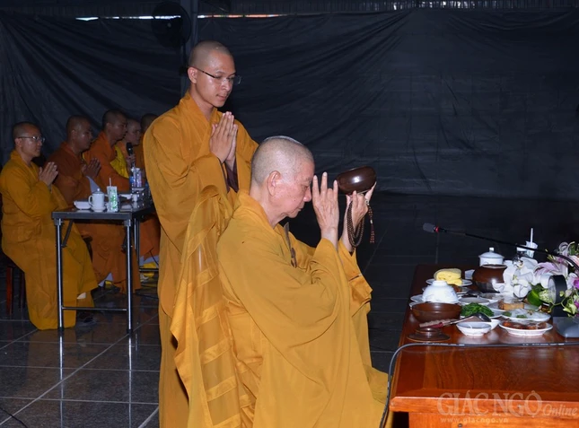 Khoa tu ngay 5-6 (23).JPG