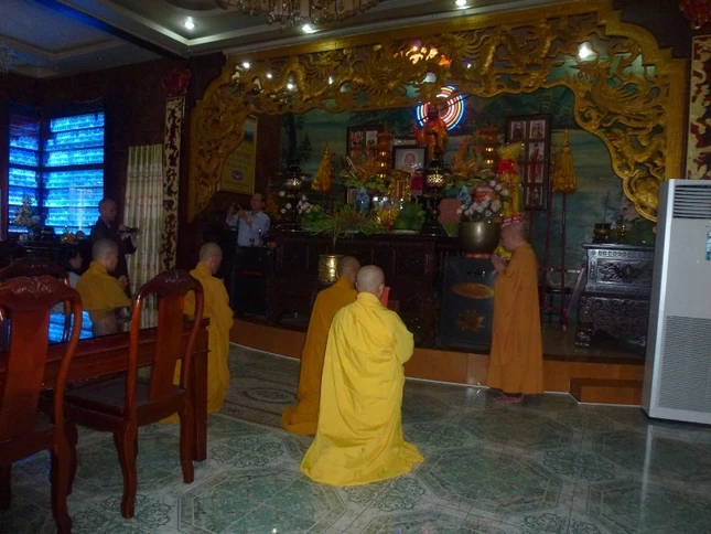 Đại Giới đàn Đức Tạng cung thỉnh Hội đồng Thập sư ảnh 2 a nthuan 2.jpg