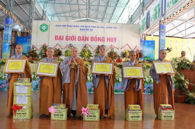 BR-VT: Bế mạc Đại giới đàn Đồng Huy ảnh 9 IMG_9576_234512916.jpg