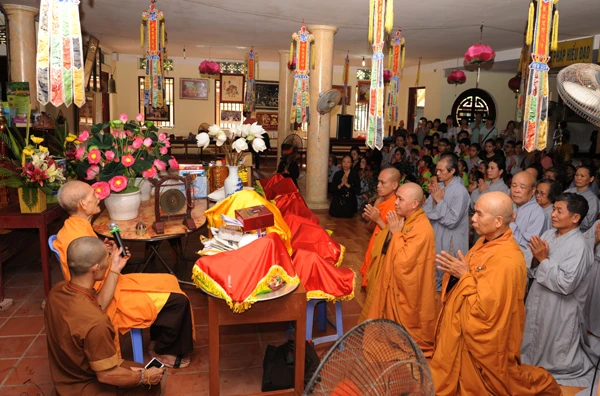 Khóa sinh "Con Phật - hạnh Phật" đảnh lễ Đức Pháp chủ ảnh 1 DSC_3703.jpg