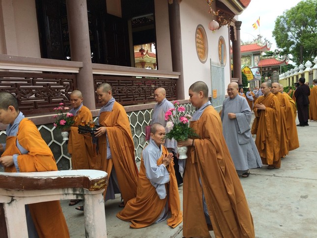 Phân ban Ni giới T.Ư cúng dường trường hạ miền Trung ảnh 1 anh Nigioi 2.jpg