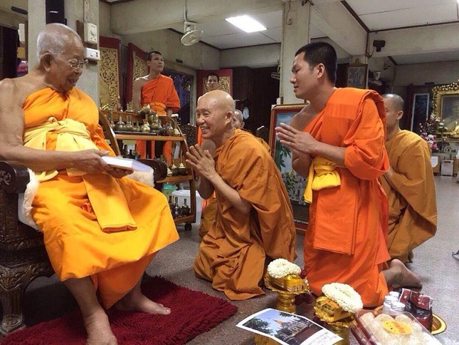 Phật tử VN cúng dường pháp bảo tại Thái Lan ảnh 1 a thailan 2.jpg