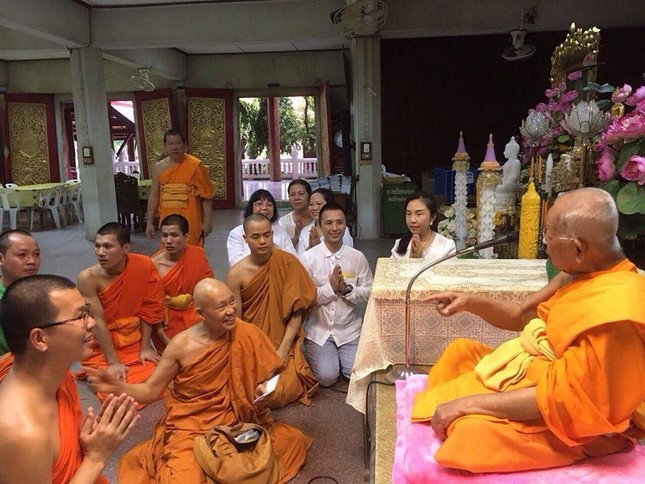 Phật tử VN cúng dường pháp bảo tại Thái Lan ảnh 3 a thailan 5.jpg