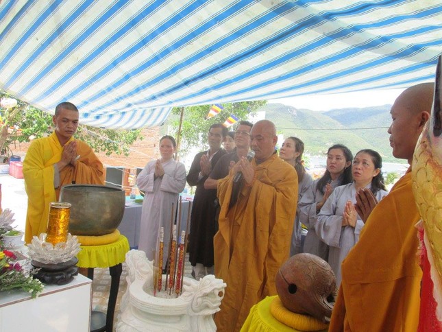 Cúng dường tượng Quán Thế Âm & tặng quà ảnh 1 unnamed.jpg