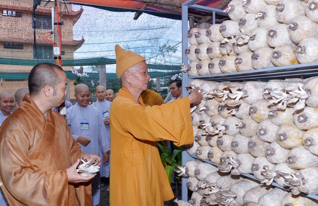 Khoa tu ngay 31-7 (3).JPG