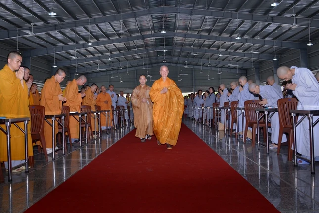 Khoa tu ngay 31-7 (5).JPG